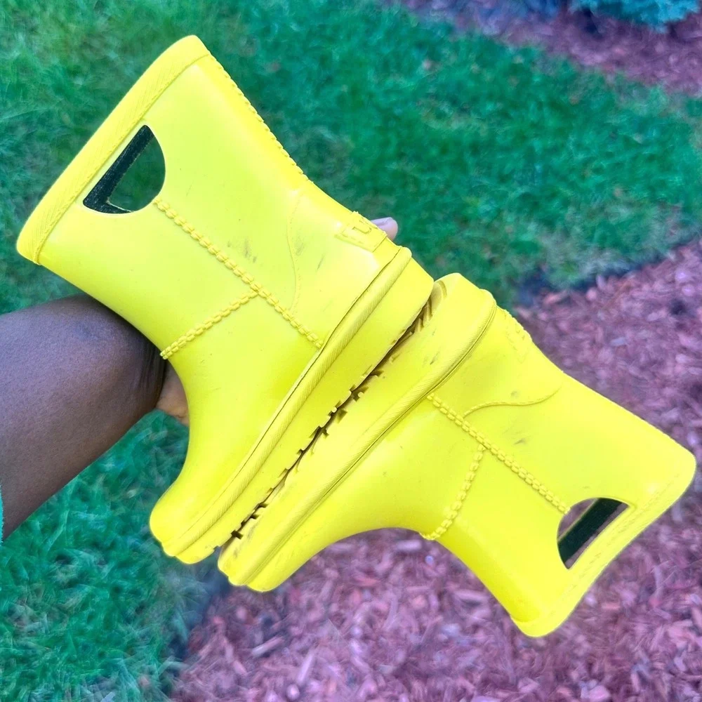 UGG Rahjee Toddler Waterproof Rubber Rain Boots Size 8 Yellow